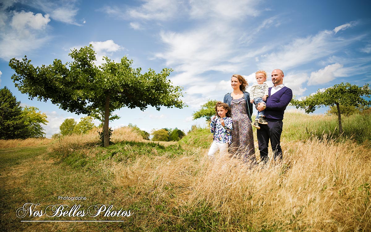 Photographe de famille à Mougins, shooting photo famille à Mougins, Beaulieu-sur-Mer, Saint-Vallier-de-Thiey, Saint-Paul-de-Vence, Colomars, Le Tignet, Auribeau-sur-Siagne et sur la Côte d’Azur