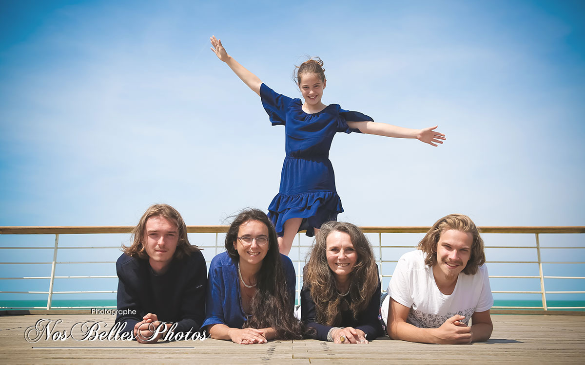 Séance photo de famille à Antibes, shooting photo famille à Antibes, Mandelieu-la-Napoule, Mougins, Vence, Villeneuve-Loubet, Beausoleil, Valbonne, Roquebrune-Cap-Martin et en Alpes-Maritimes