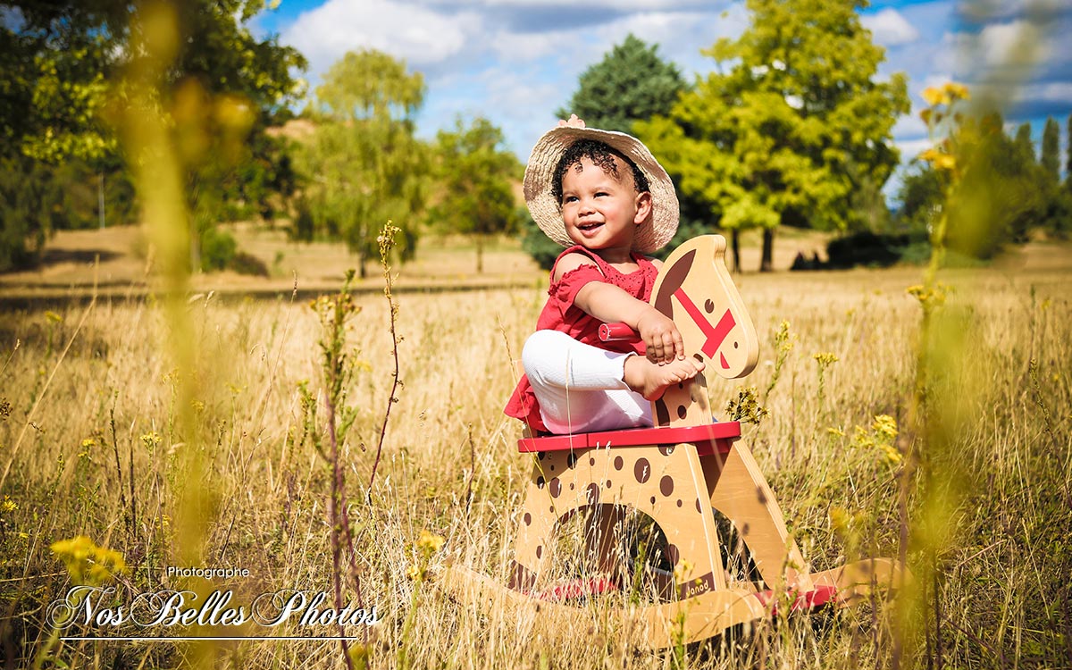Photographe de famille à Mouans-Sartoux, séance photo famille à Mouans-Sartoux, La Roquette-sur-Siagne, Saint-André-de-la-Roche, Villefranche-sur-Mer, Tourrette-Levens, Levens et sur la Côte d’Azur