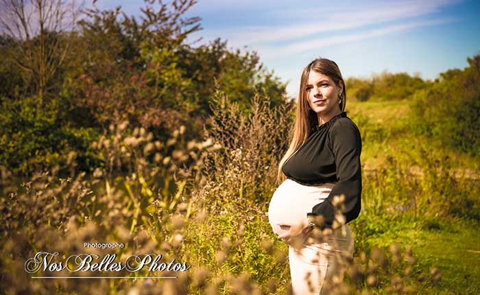 Séance photo grossesse, femme enceinte, maternité, future maman en extérieur dans les Alpes-Maritimes et sur la Côte d’Azur